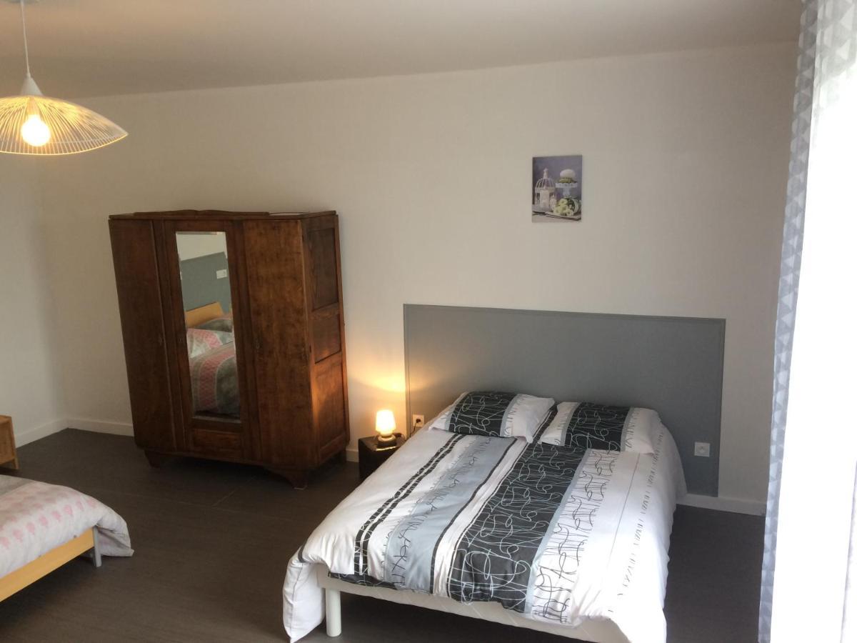 Chambres " Orchidees " Saint-Denis-de-Gastines エクステリア 写真