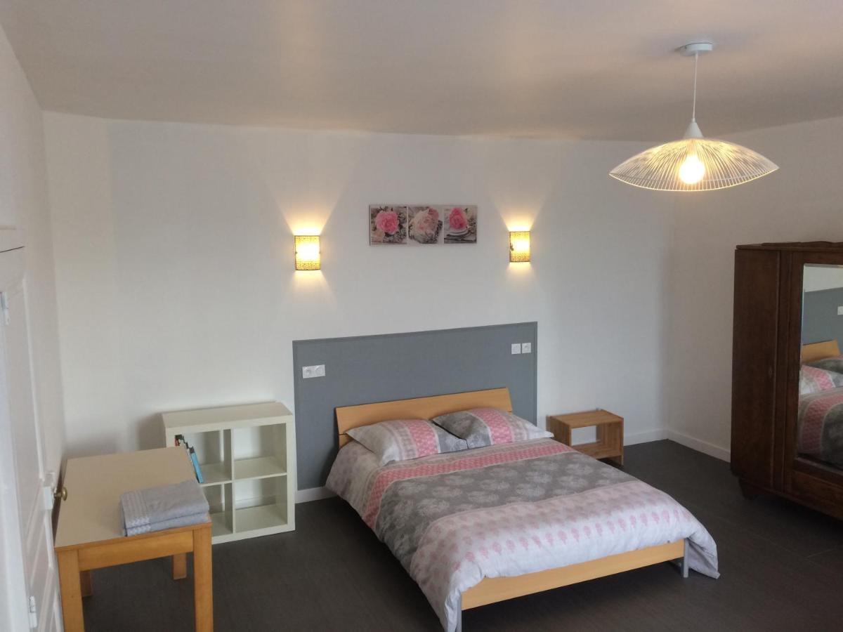 Chambres " Orchidees " Saint-Denis-de-Gastines エクステリア 写真